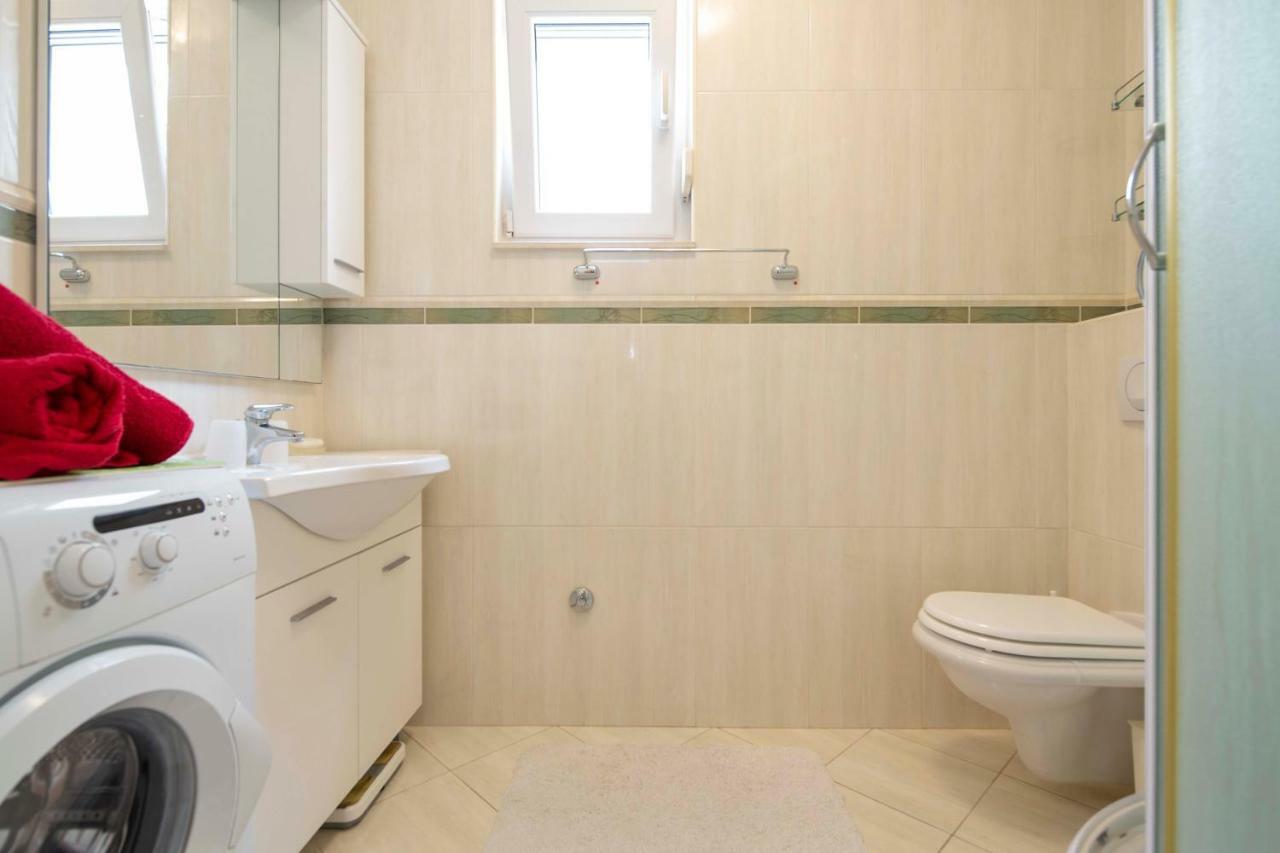 Apartman Adriatic Sea Promajna Extérieur photo